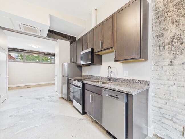 Building Photo - 7 E Franklin St