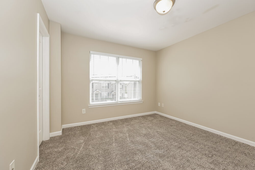 Building Photo - 8035 Logan Dr
