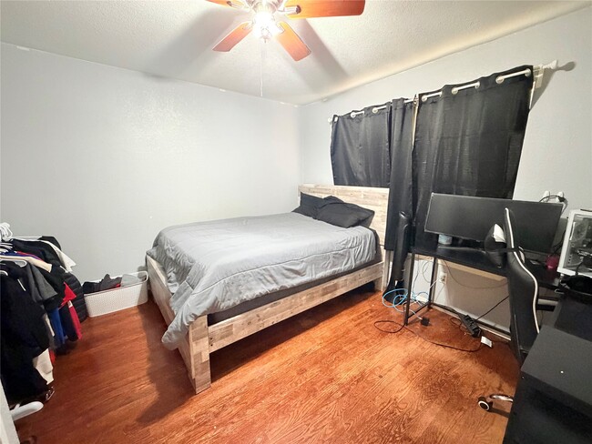 Building Photo - 14790 Cypress Dr