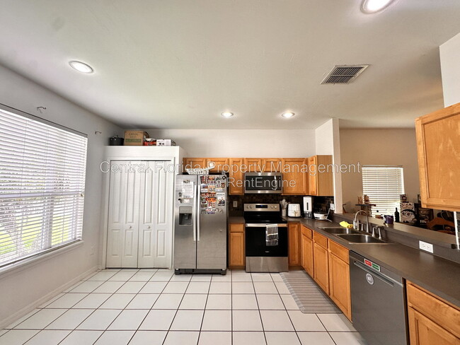 Building Photo - 4226 Waterside Pointe Cir