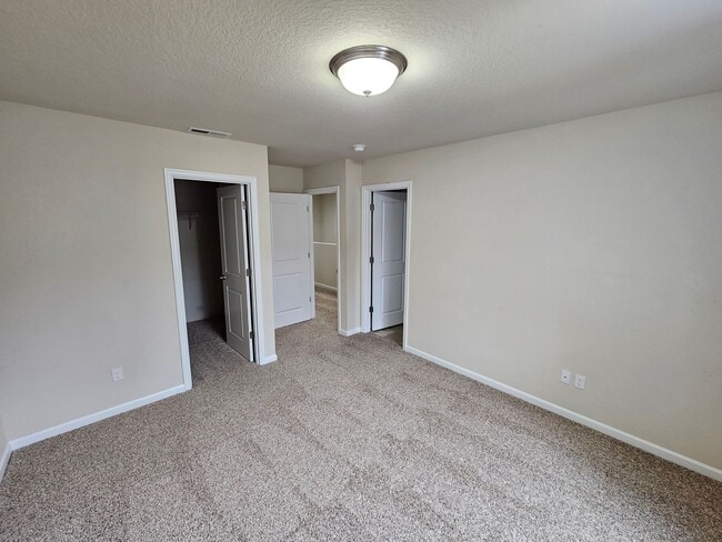 Building Photo - 5743 Karen Lynn Loop S