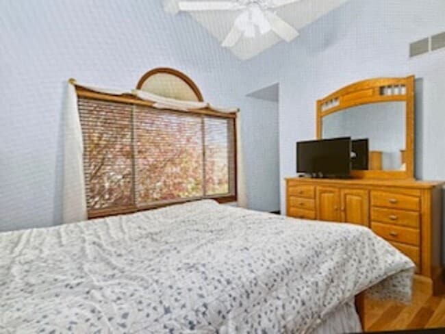Building Photo - 3 Bedroom / 3.5 Bath House in Peoria