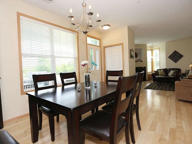 Building Photo - 9640 Independence Cir