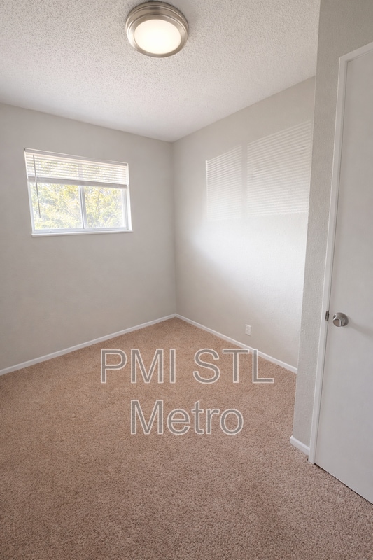 Building Photo - 205 Grampian Rd