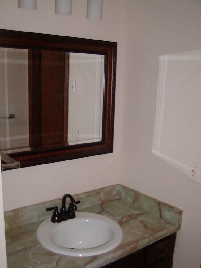 Building Photo - Dillon Valley West Condo-2 Bedroom/2 Bath w/Clubhouse