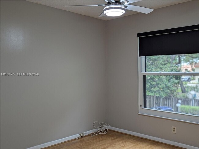 Building Photo - 3446 Oak Dr