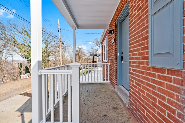 Building Photo - 4484 Scherling St