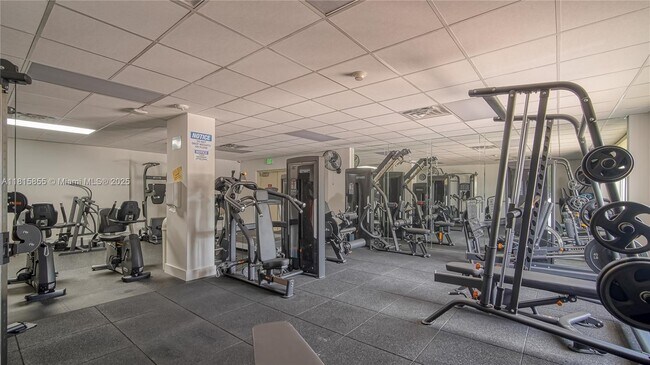 Building Photo - 3500 Galt Ocean Dr