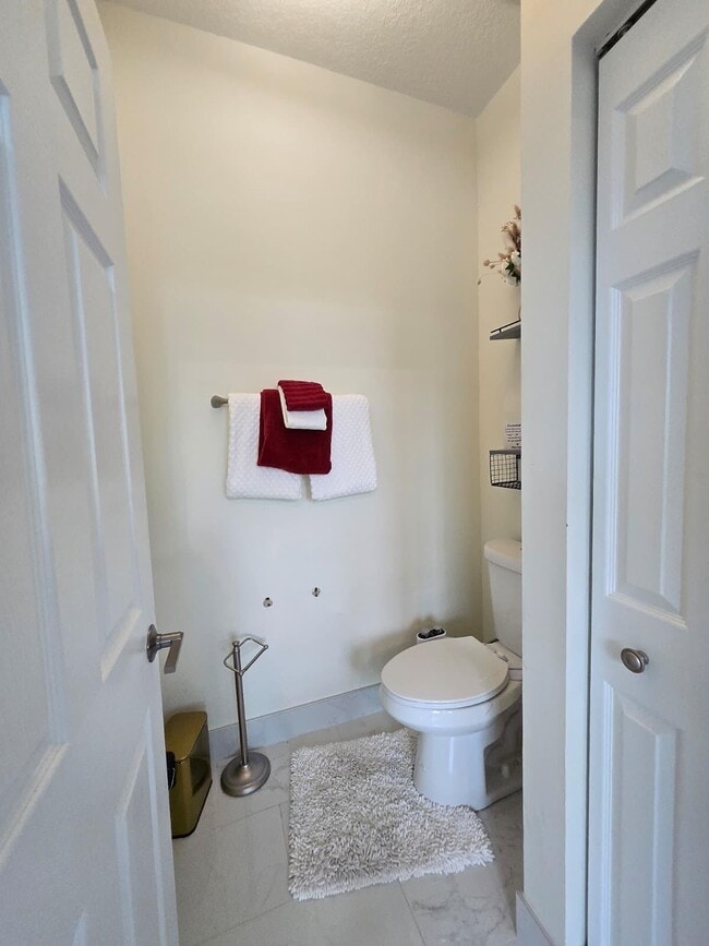 Building Photo - 4102 Artesa Dr