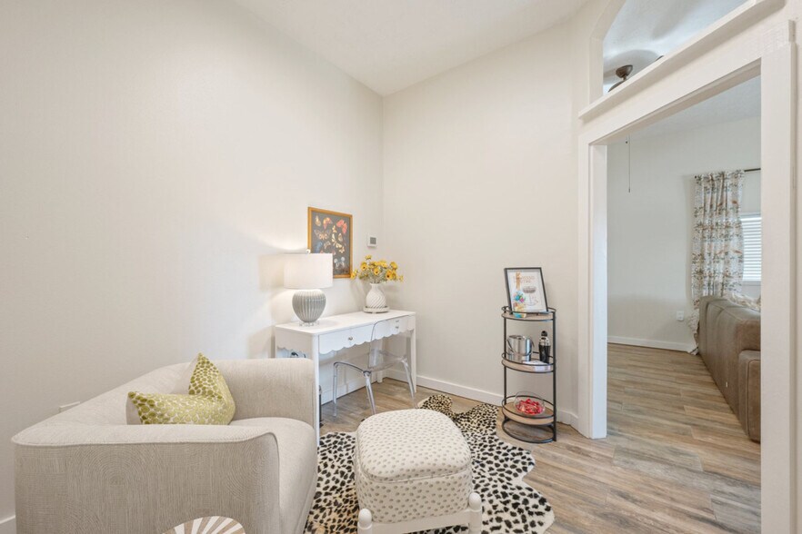 Building Photo - 6166 Imperial Loop Dr