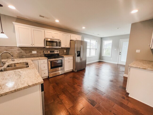 Building Photo - Single-Family Home in Hopkinsville with Fe...