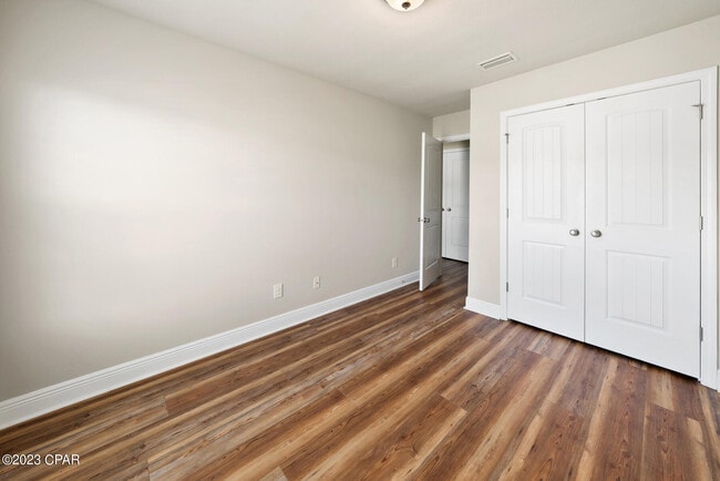 Building Photo - 324 Sand Oak Blvd