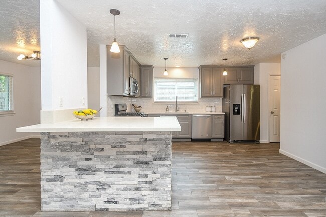 Building Photo - 19734 Redroot Dr