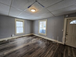 Building Photo - 119 Irving St