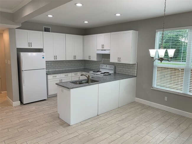 Building Photo - 4221 Alvin St