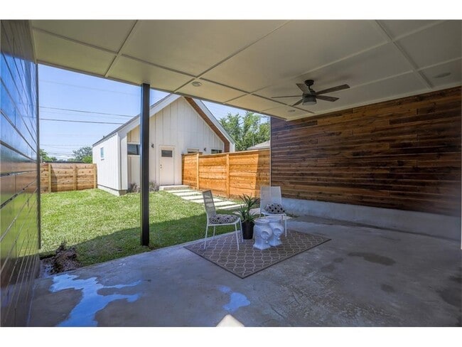 Building Photo - 1902 New York Ave