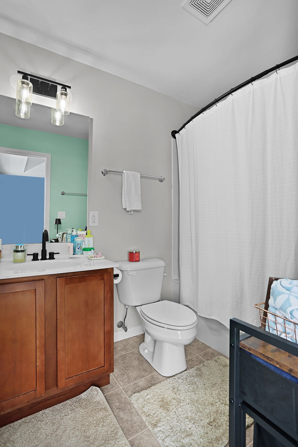 Building Photo - 814 Cone Flower Dr