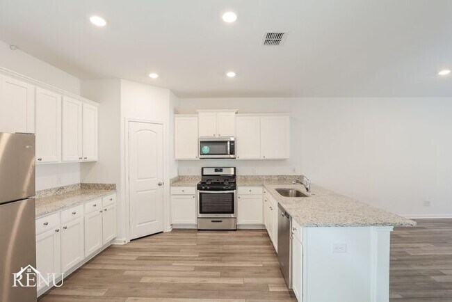 Building Photo - 2946 Jackson Smt