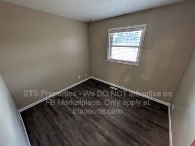 Building Photo - 306 Parkview Dr