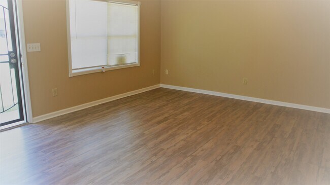 Building Photo - A Great Starter Home for rent Just For YOU!