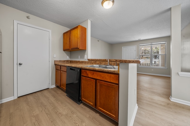 Building Photo - 2420 Hill St