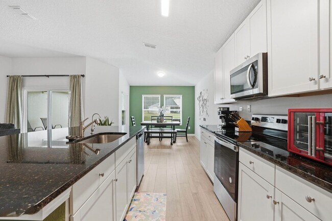 Building Photo - 5043 Big Pine Dr