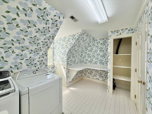 Building Photo - **OFFERING REFUNDABLE APPLICATION FEES & $250 MOVE IN PROMOTION** Incredible 5BD, 4.5BA House in ...