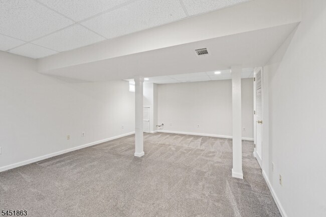 Building Photo - 42 Shire Ct
