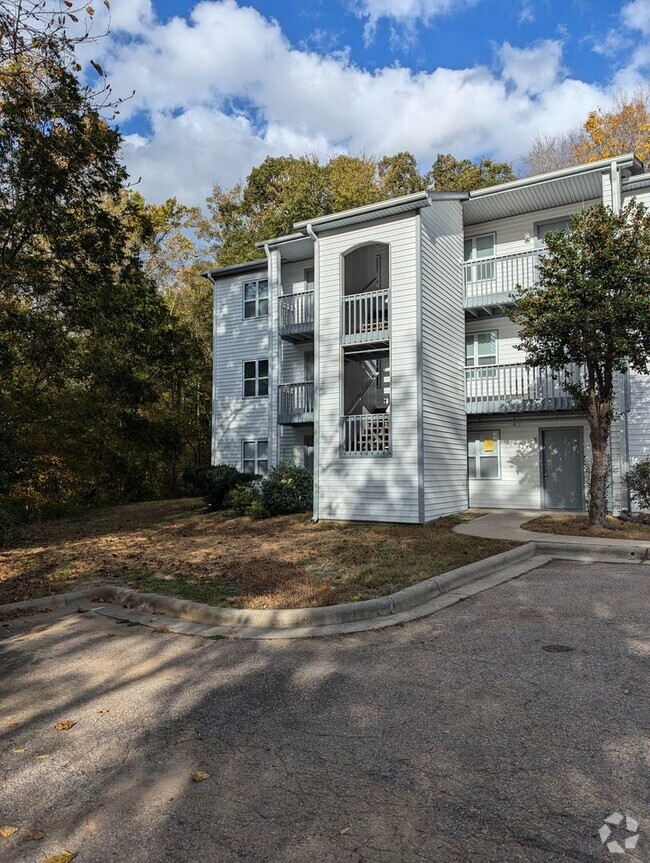 Building Photo - American Ave NE