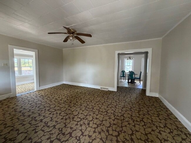Primary Photo - 2 bedroom, 1 bath House available NOW