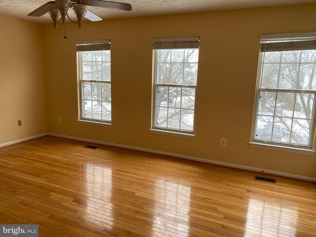 Building Photo - 2017 Heritage Dr