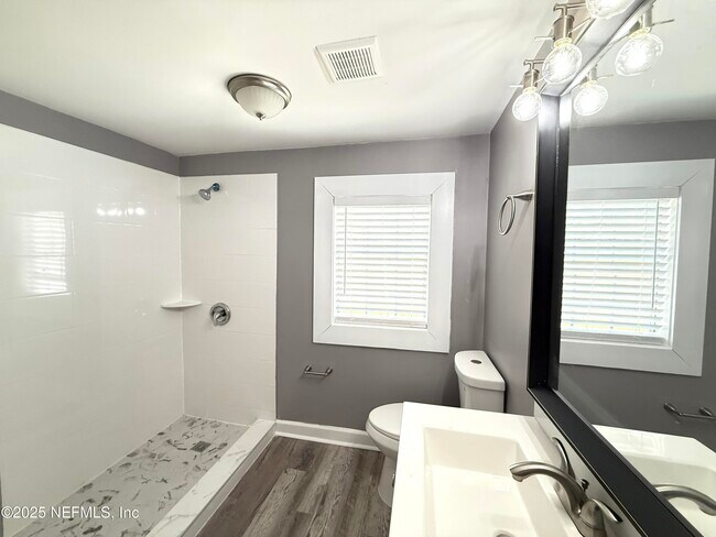 Building Photo - 5336 Cruz Rd