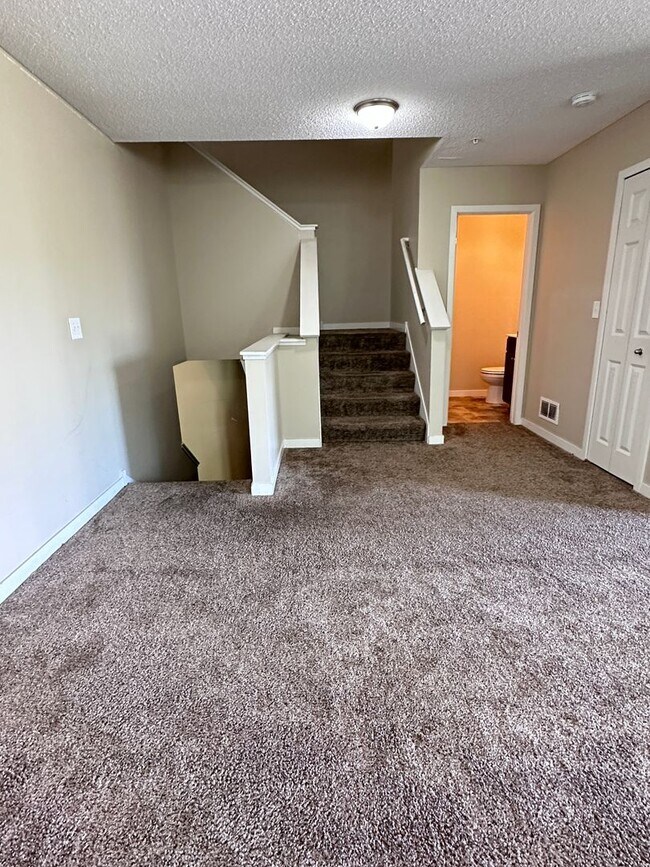 Building Photo - Champlin Corner Unit Town Home, 2 Car Garage, Dishwasher, Washer/Dryer, Balcony