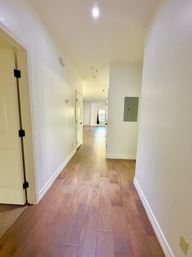 Building Photo - 8216 Casa Verde Rd