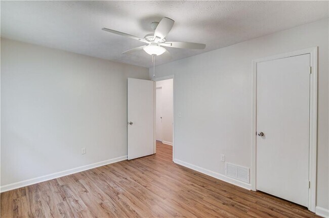 Building Photo - 4905 Wade Valley Way
