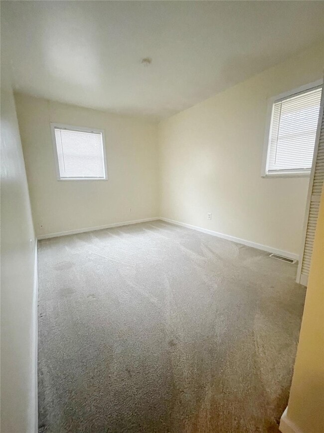 Building Photo - 712 Juniper Dr