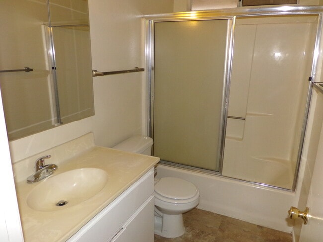 Building Photo - Coming soon! 3 Bedroom 2 Bath Home in Yucc...