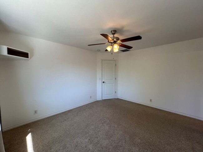 Building Photo - 1592 Kingston Way