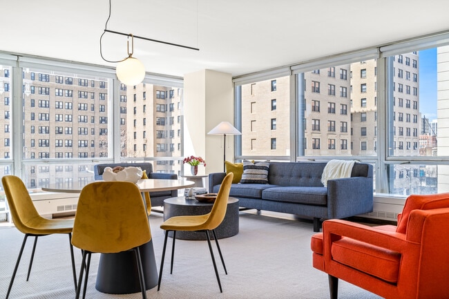 Building Photo - 340 W Diversey Pkwy