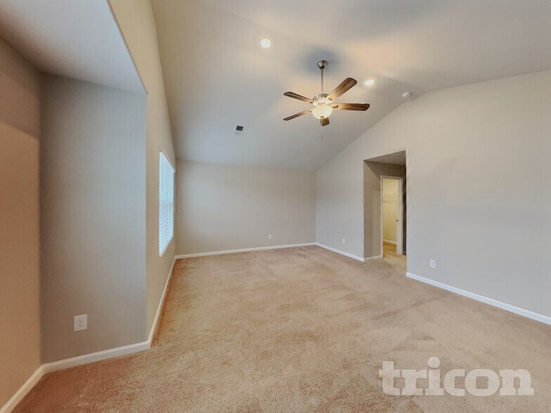 Building Photo - 205 Coleshill Rd