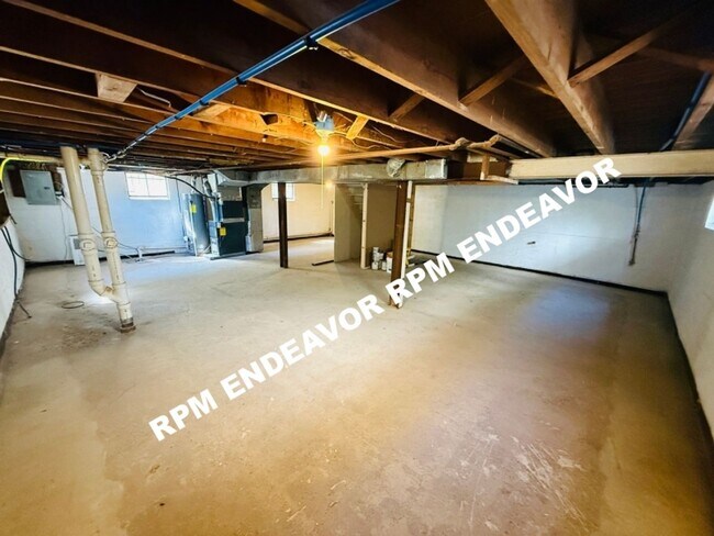 Building Photo - Section 8 Accepted! Spacious 4-Bedroom Hom...