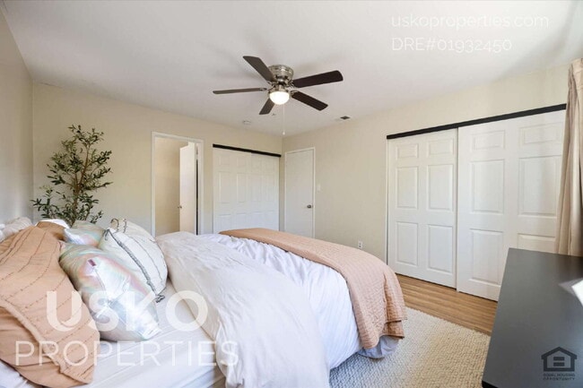 Building Photo - 8844 Garden Glen Way