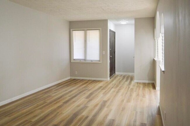 Building Photo - 6505 S 46th St