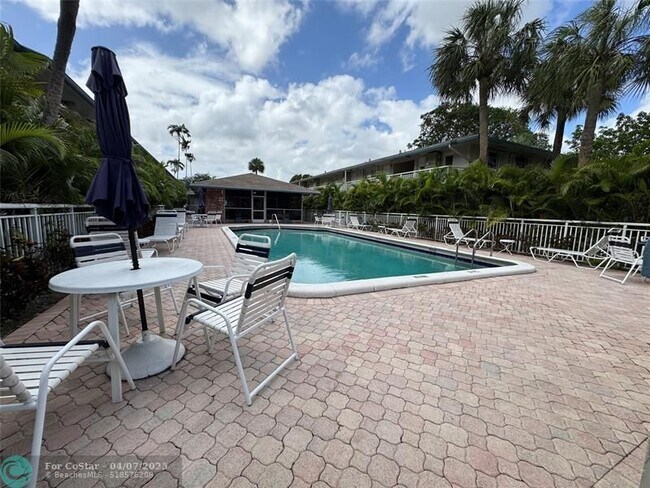 Building Photo - 5800 Margate Blvd