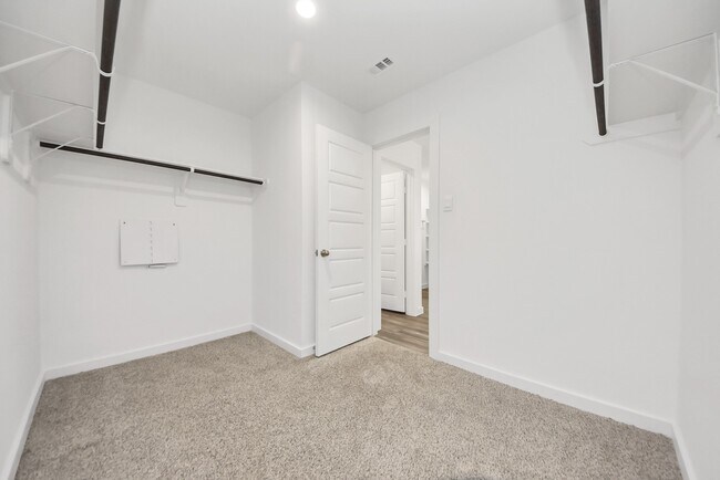 Building Photo - 8614 Shumard Oak Dr