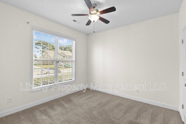 Building Photo - 146 Trenton Pl