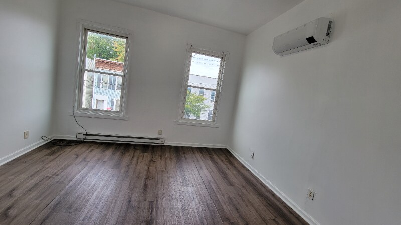 Building Photo - 146 Quail St