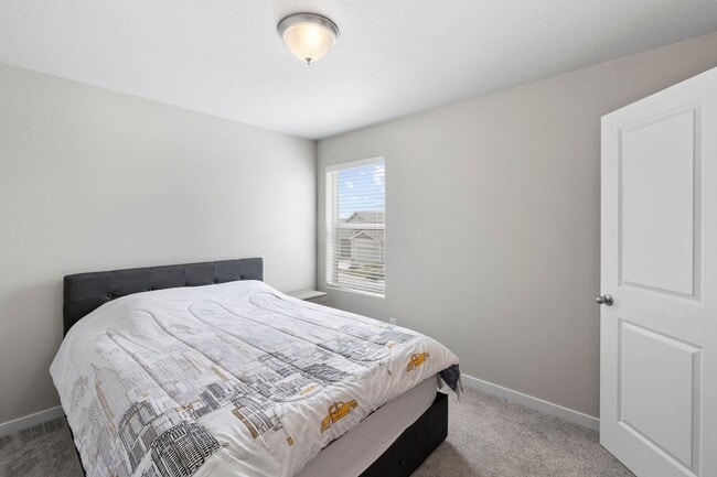 Building Photo - Modern 4BD/3BA Home with Covered Balcony &...