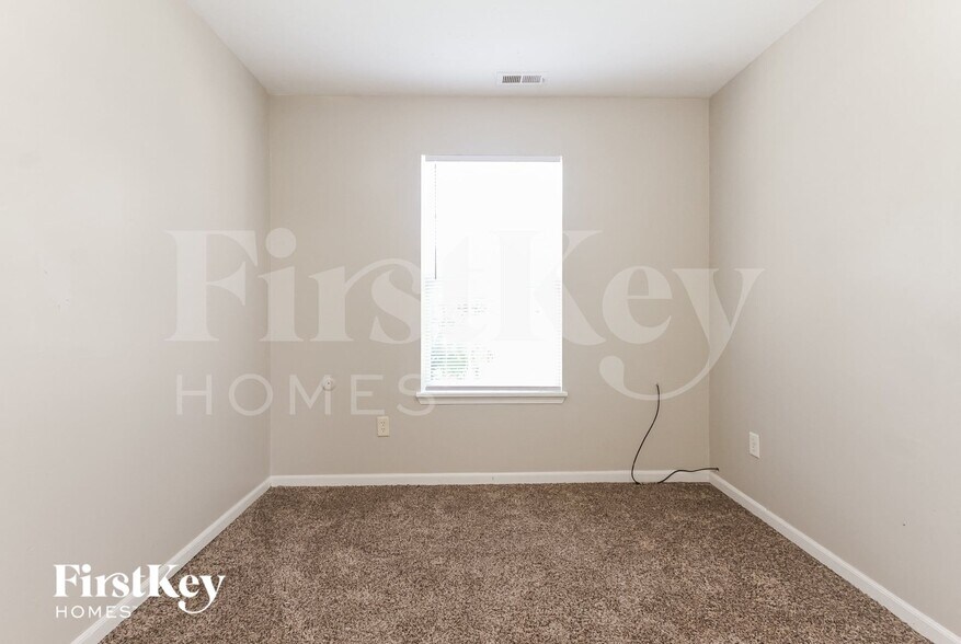 Building Photo - 5613 Simmul Ln
