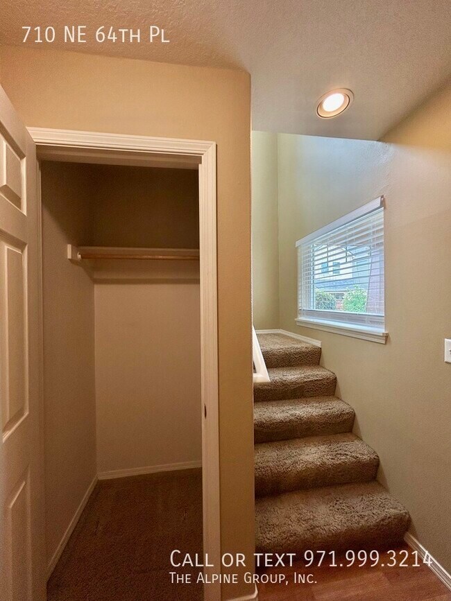 Building Photo - 710 NE 64th Pl